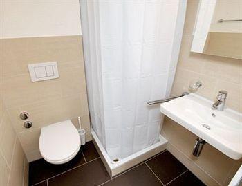 Guesthouse Dienerstrasse Zürich Kültér fotó